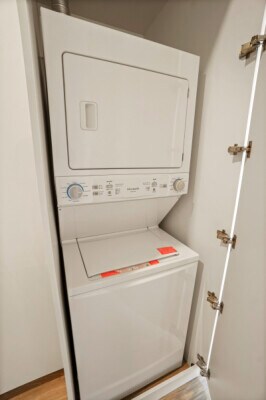 Building Photo - 809 N Wells St