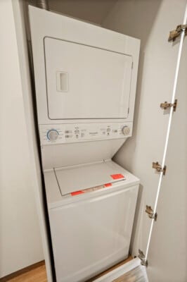 Building Photo - 809 N Wells St