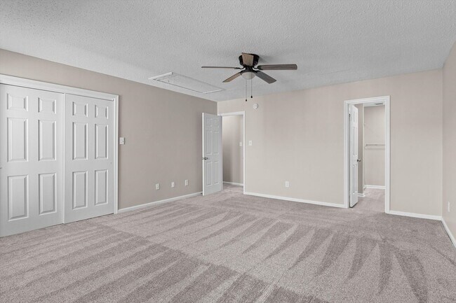 Building Photo - Stylish Living Meets Ultimate Convenience in This 3BR/2.5BA Ocean Lakes Townhome!