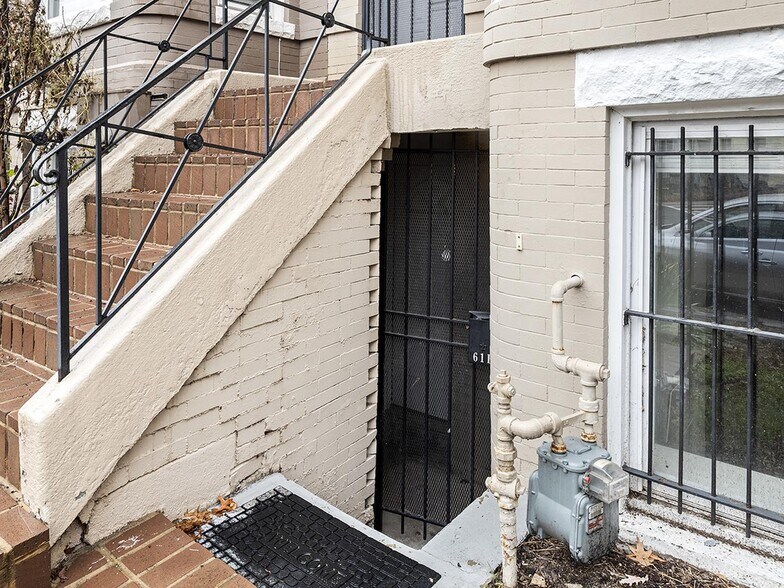 Building Photo - Bright Eckington apartment 15 min walk from NoMa-Gallaudet Metro