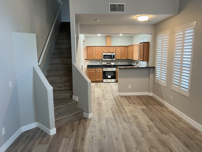 Building Photo - 1225 N 36th St