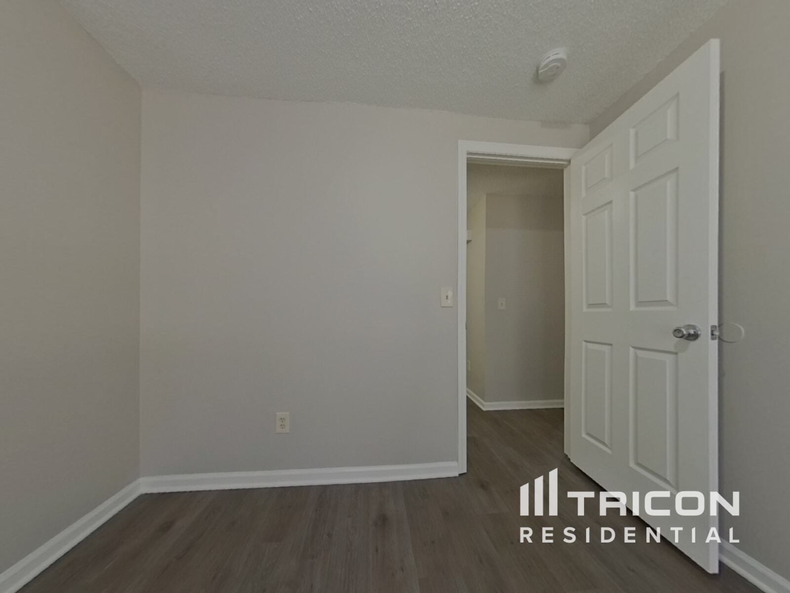 Building Photo - 201 Raintree Dr