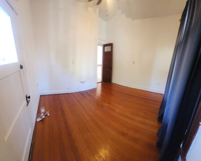 Building Photo - Islay Street  770-774