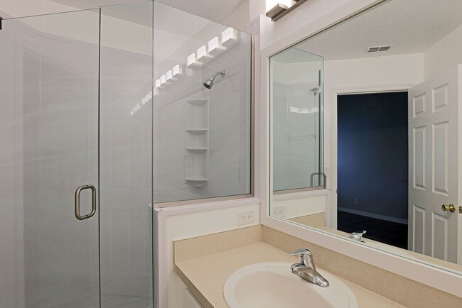 Building Photo - Cypress Landing 10067