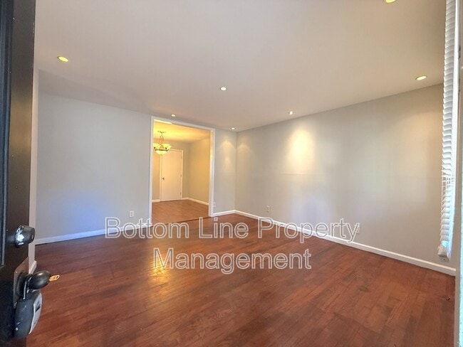 Building Photo - 2719 Thornton Rd