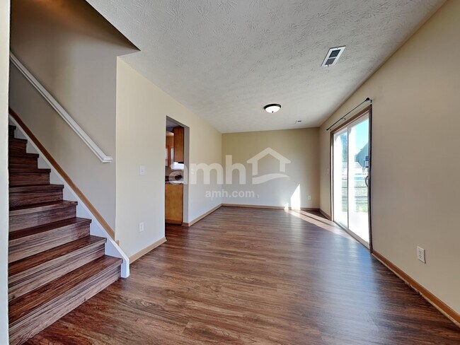 Building Photo - 940 Fox Croft Pl