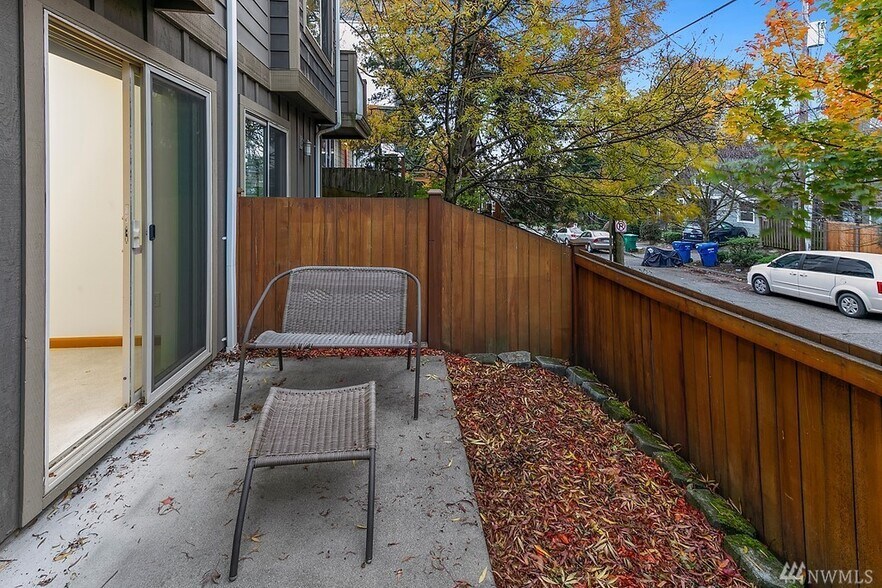 Building Photo - 4312 8th Ave NE