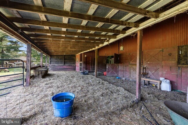 Building Photo - 4301 Mountain View Dr