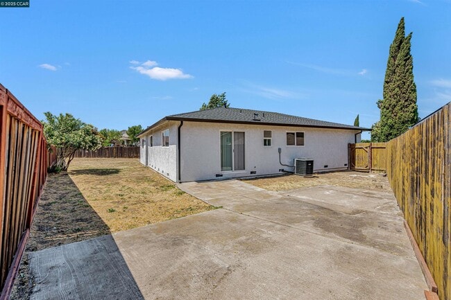 Building Photo - 2242 Westwood Ct