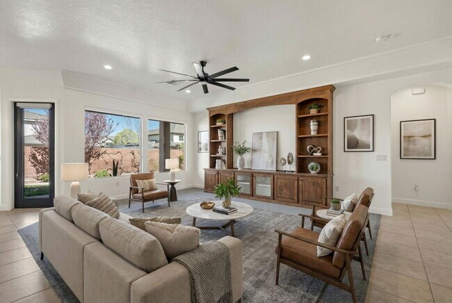 Building Photo - 6 Bed, 4 Bath with RV Parking and No HOA in Sycamore — Available Now!