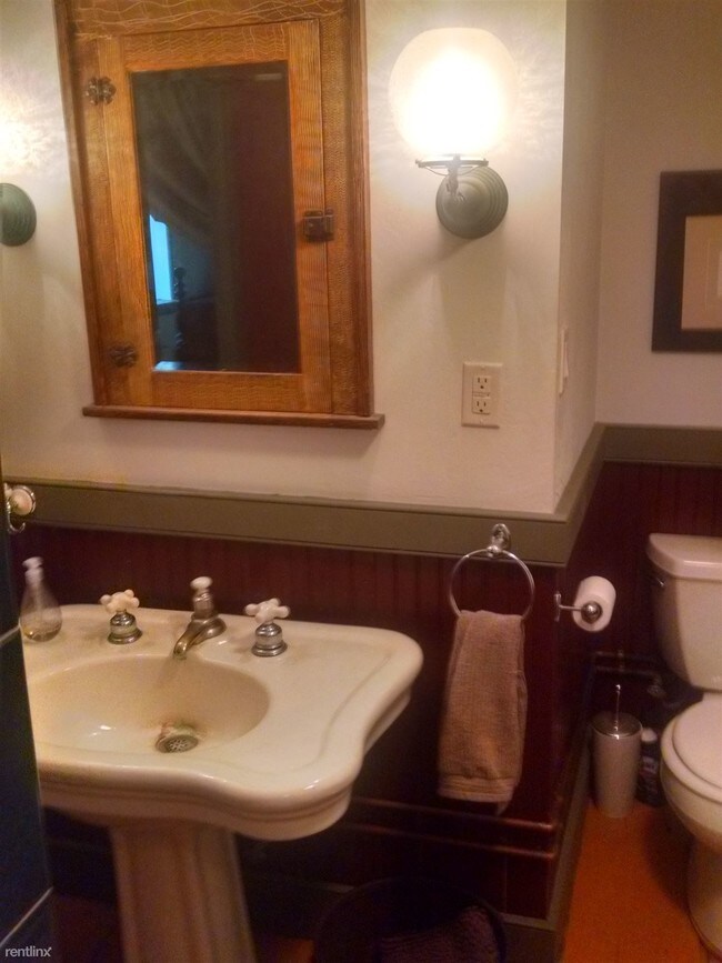 Building Photo - 1 br, 1 bath House - Etna Furnace Guest House