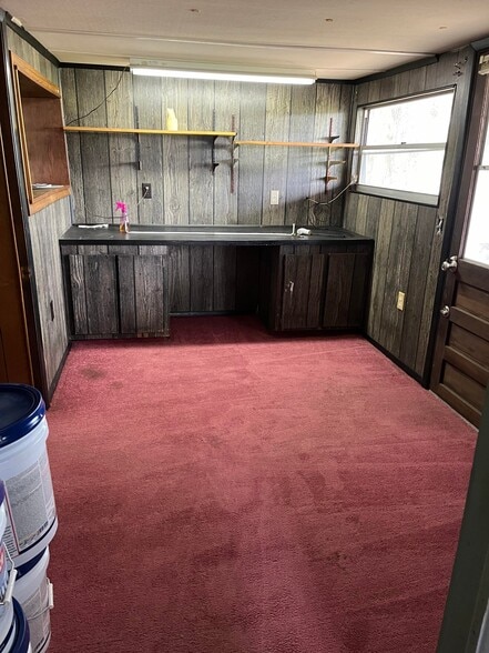 Building Photo - 5670 Lauramore Rd