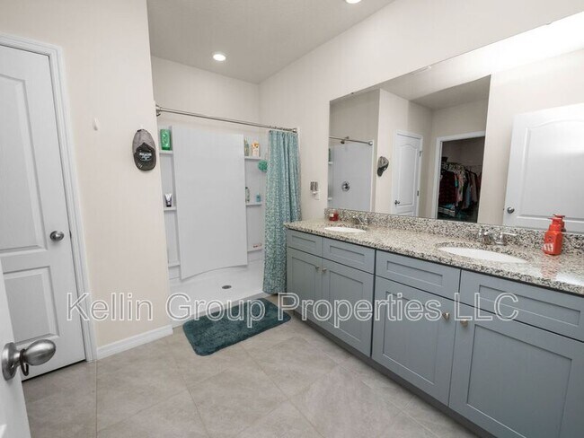 Building Photo - 972 Serchio St