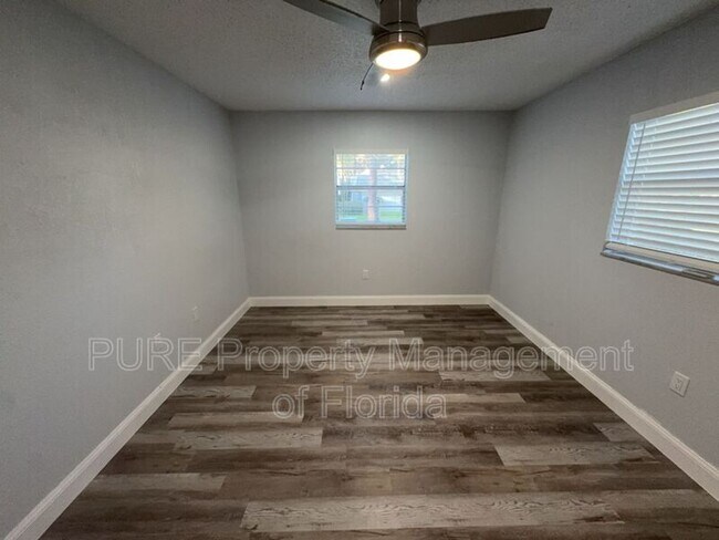 Building Photo - 1610 SE 25th St