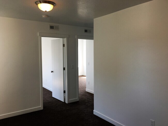 Building Photo - Beautiful 3 Bedroom Home in Herriman with Fenced Yard!!