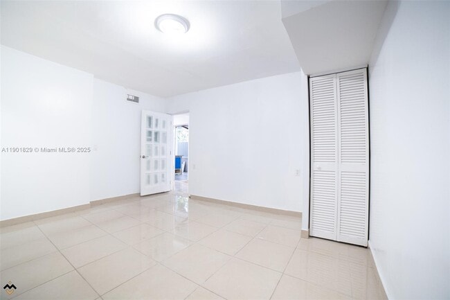 Building Photo - 12615 E Randall Park Dr
