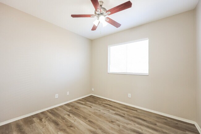 Building Photo - 200 Rustic Acres