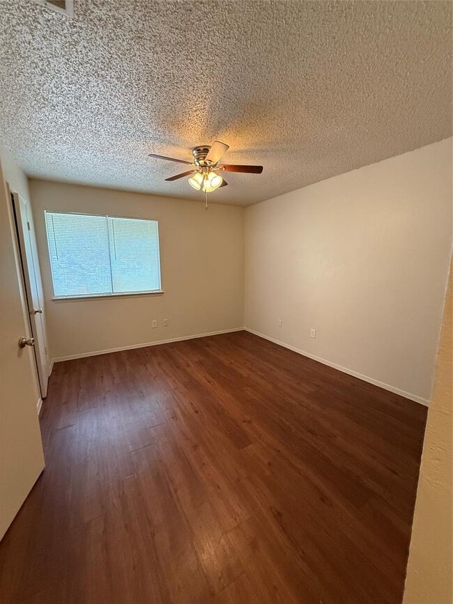 Building Photo - 10308 Little Pebble Dr