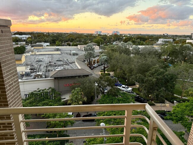 Building Photo - 139 NE 32nd St