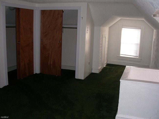 Building Photo - 207 Woodlawn Terrace