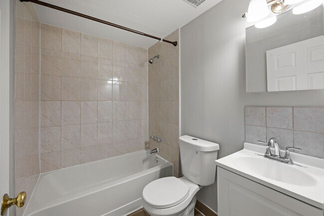 Building Photo - 4831 Longshore Ave