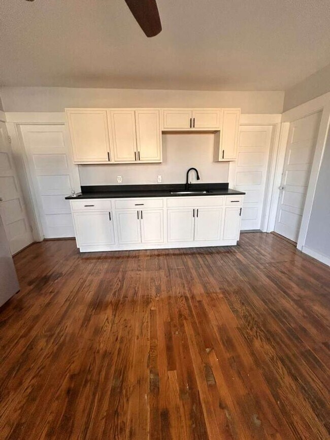 Building Photo - 67 Fairlawn Ave