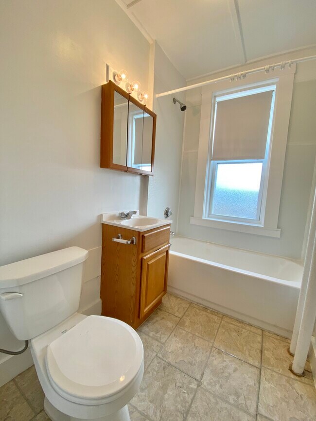 Building Photo - 1381 Boylston St