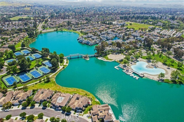 Building Photo - 15 Waterway