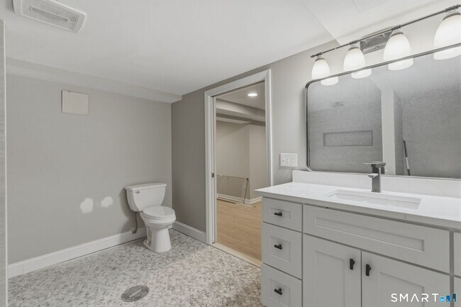 Building Photo - 35 W Ridge Dr