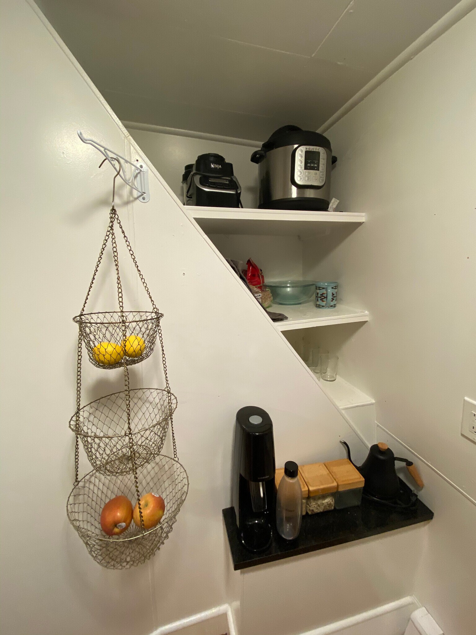 Building Photo - 12 Claremon St