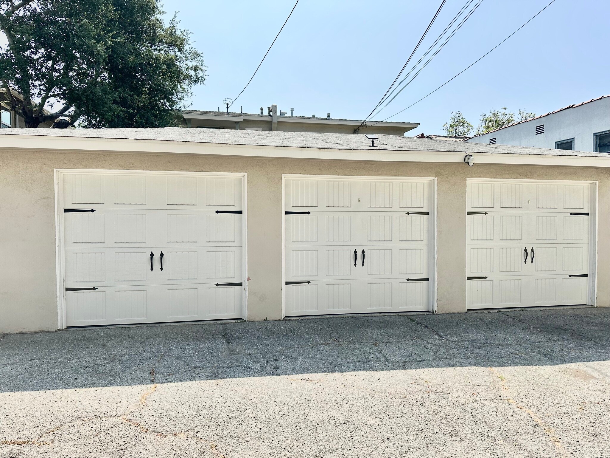 Building Photo - 1210 Huntington Dr