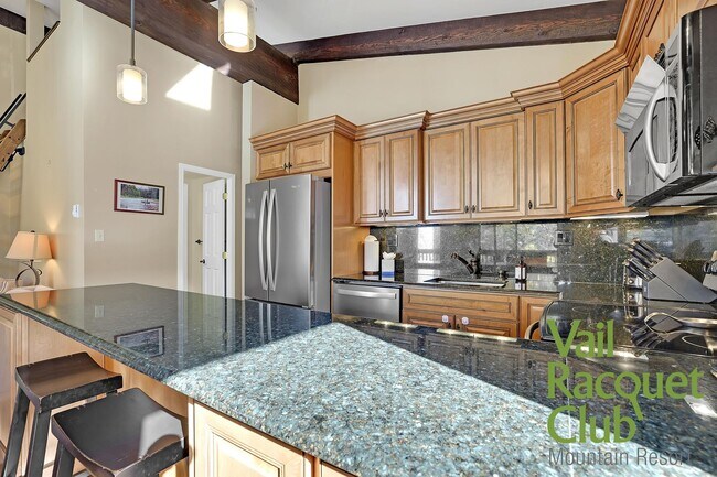 Building Photo - 4620 Racquet Club Dr