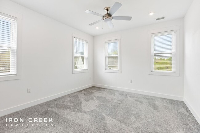 Building Photo - Stunning Three-Bedroom Home in Candler
