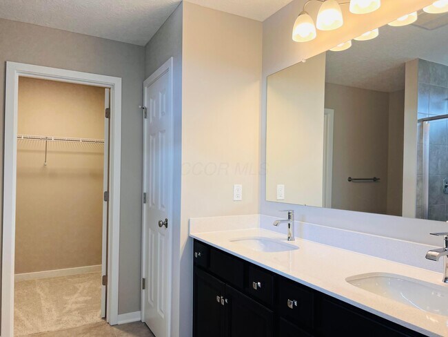 Building Photo - 7101 Unitas Lp