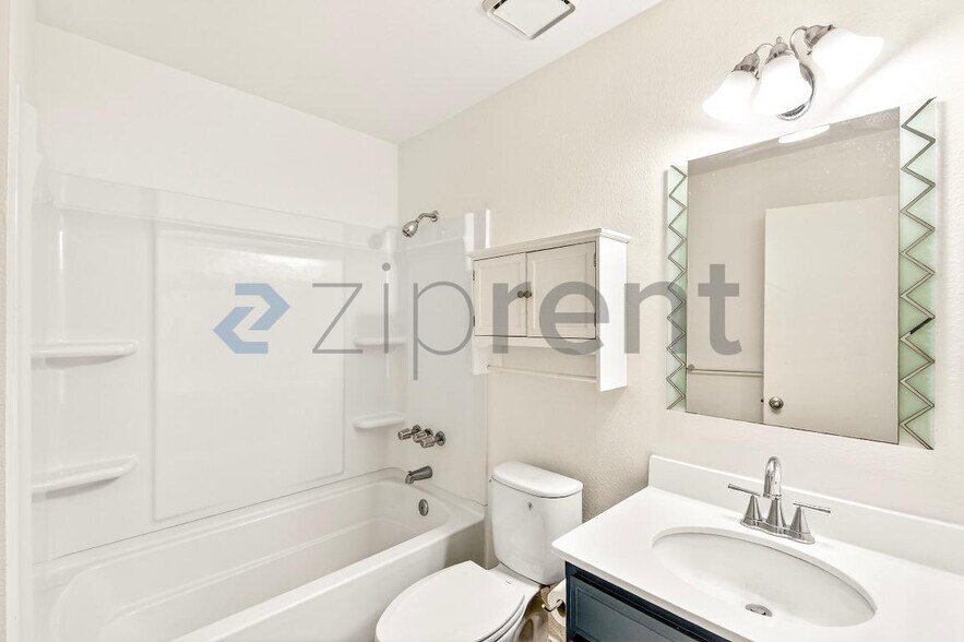 Building Photo - 68 Maegan Pl