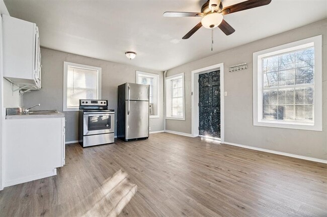 Building Photo - 1220 NW 43rd St