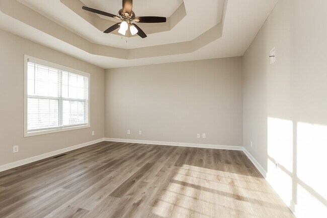 Building Photo - 318 Gallop Ln