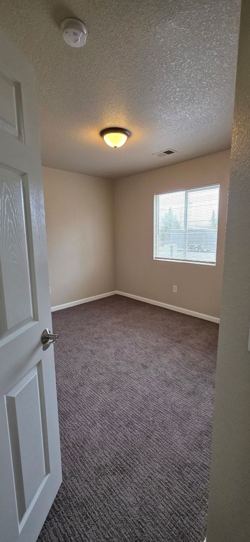 Building Photo - 200 Country West Rd