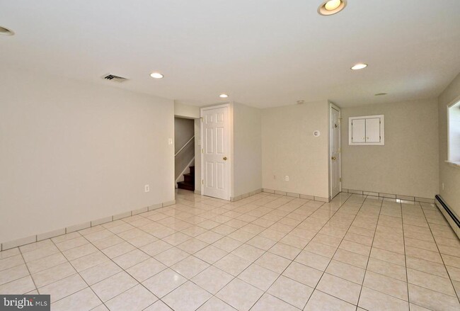 Building Photo - 436 Anthony Rd