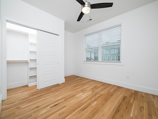 Building Photo - 3807 1/2 Marcom St