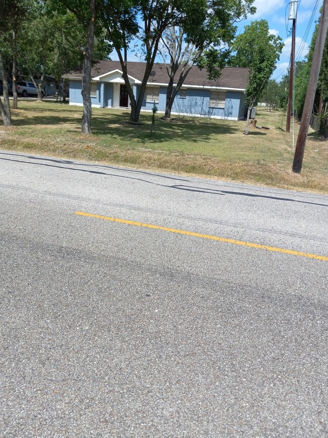 Building Photo - 16900 Wellborne Rd