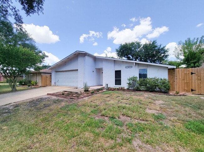 Building Photo - 16914 Judyleigh Dr