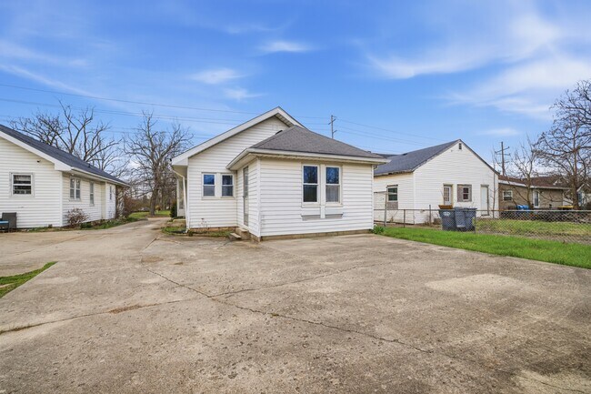 Building Photo - 1843 Ohio Ave