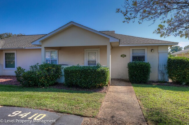 Primary Photo - Move in special! 2/2 Duplex Showings will ...