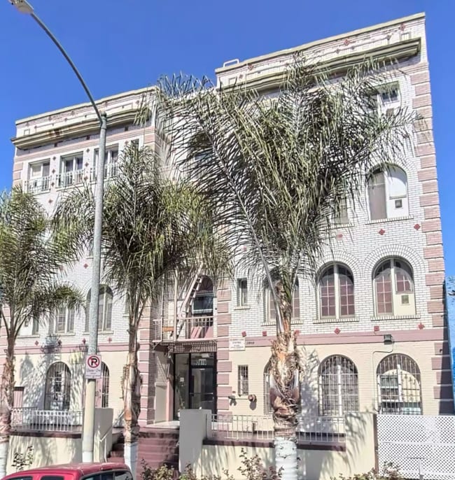 Front of Building - The Richmond Apartments