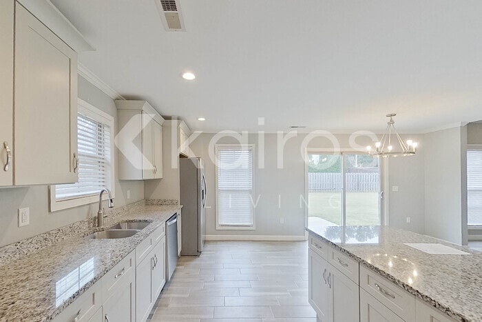 Building Photo - 93 Old Orchard Rd