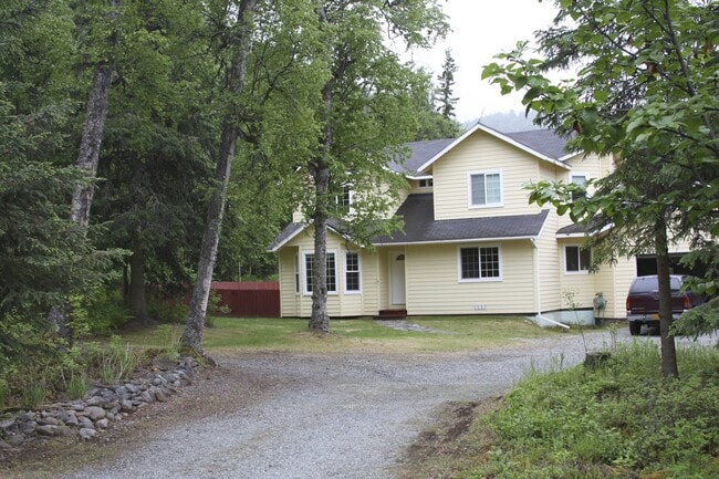 Primary Photo - 3 Bedroom Chugiak Home w/ Fenced Yard!