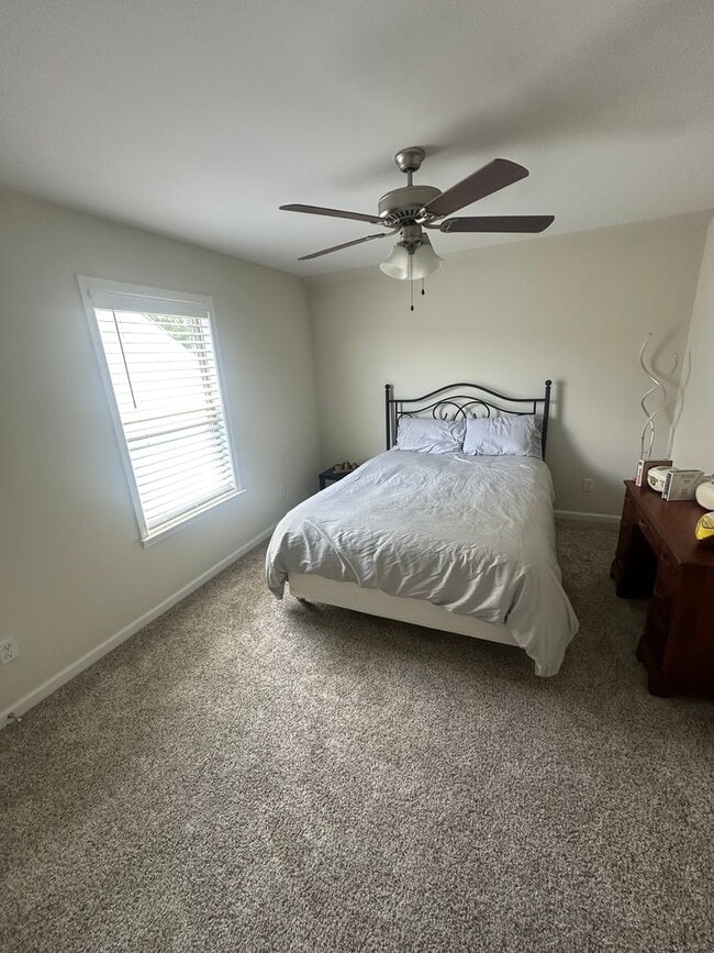 Building Photo - Beautiful 3 BR 2.5 Bath home with bonus room