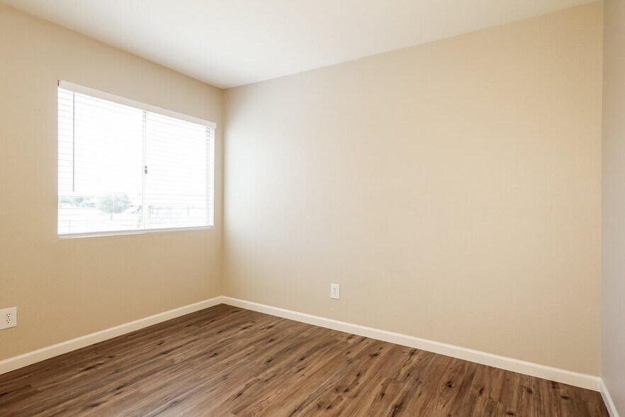 Building Photo - 8902 W Caribbean Ln