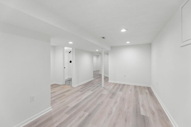 Building Photo - Newly Renovated Home - Steps Away from KU Med